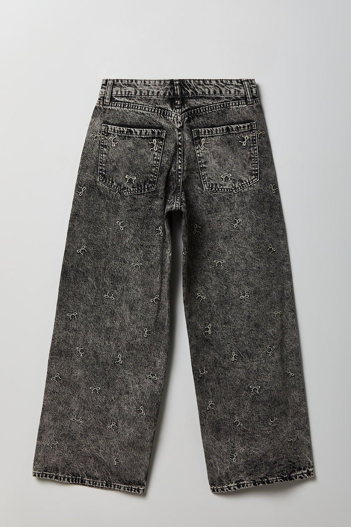 Low Rise Bow Embroidered Baggy Denim Jean