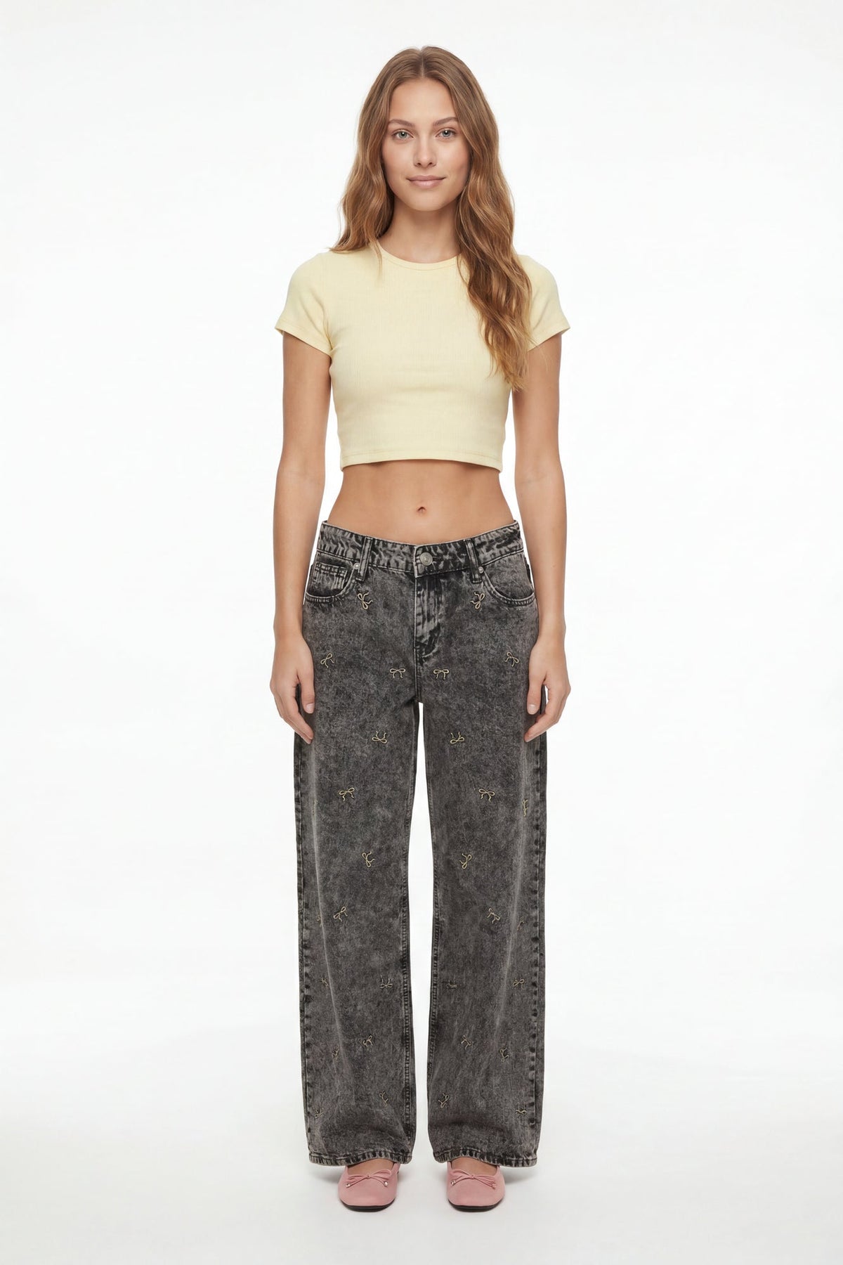 Low Rise Bow Embroidered Baggy Denim Jean