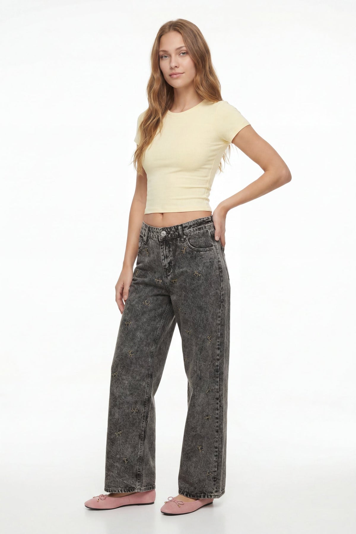 Low Rise Bow Embroidered Baggy Denim Jean