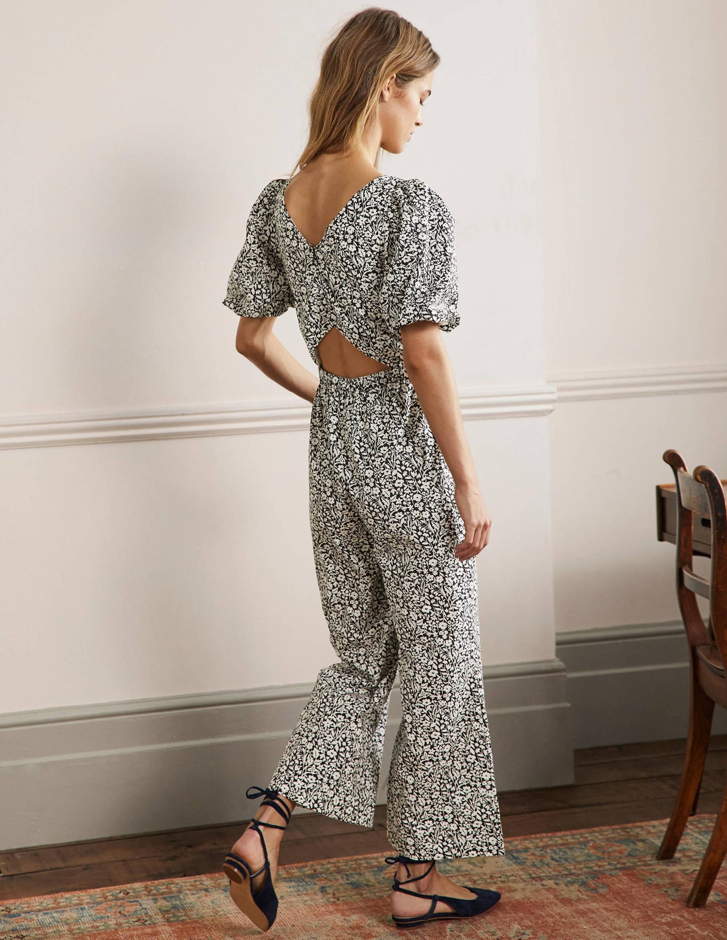 Back Detail Jumpsuit-Black Wildflower Sprig