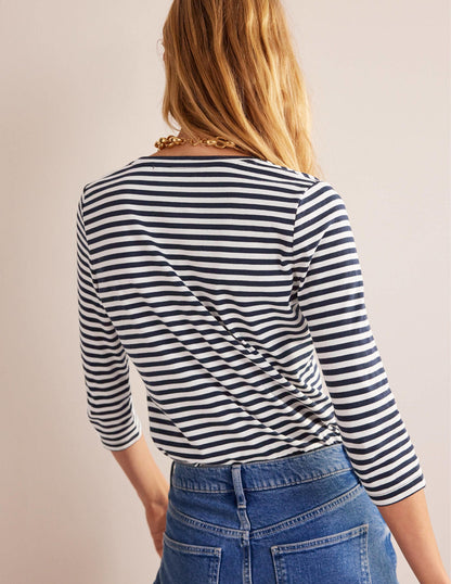 3/4 Sleeve Scoop Neck Top-Ivory, Navy