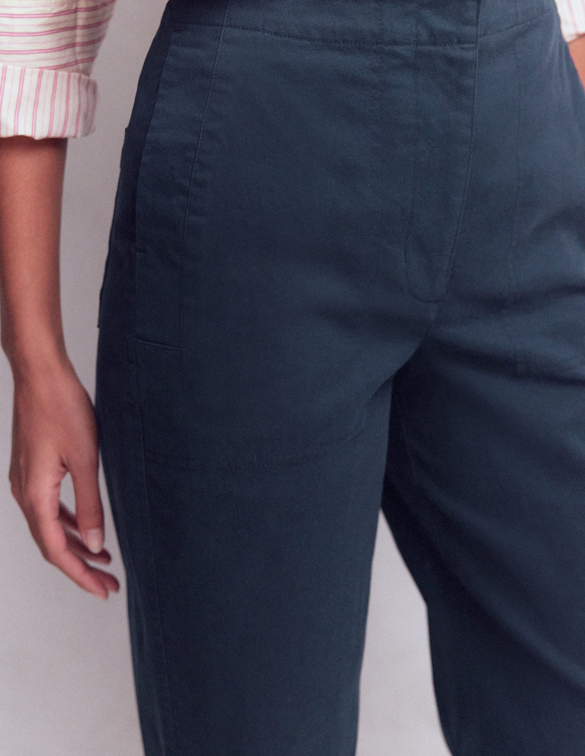 Barrel Leg Chino Pants-Navy