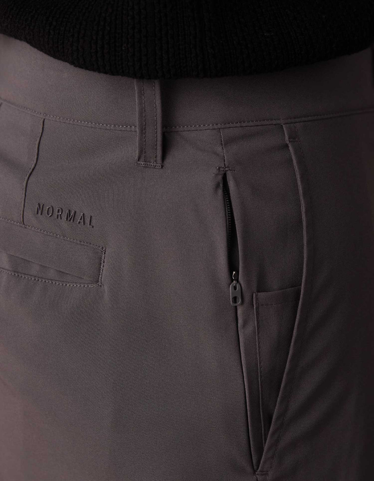 Everyday Hybrid Short in Steel